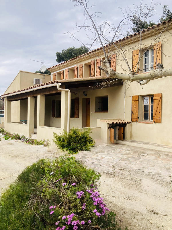 Maison - 194 m² - 9 pièces