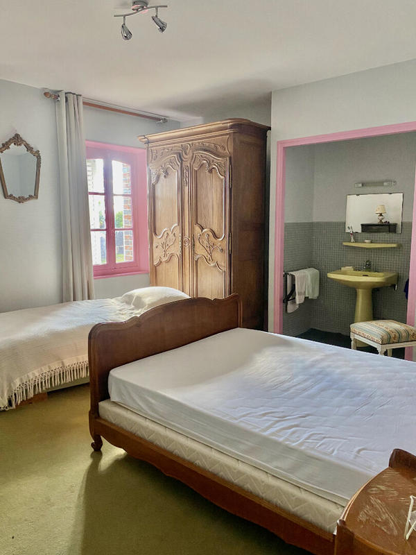 Maison - 280 m² - 9 pièces