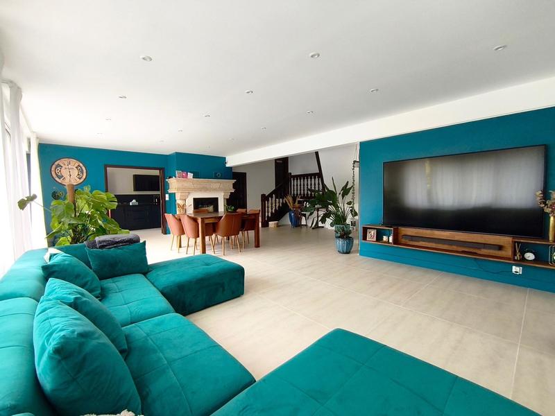 Villa - 280 m² - 10 pièces