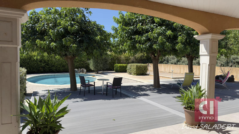 Maison - 204 m² - 7 pièces