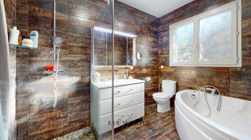 Maison - 145 m² - 5 pièces