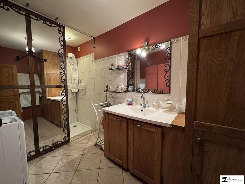 Maison traditionnelle - 177 m² - 7 pièces