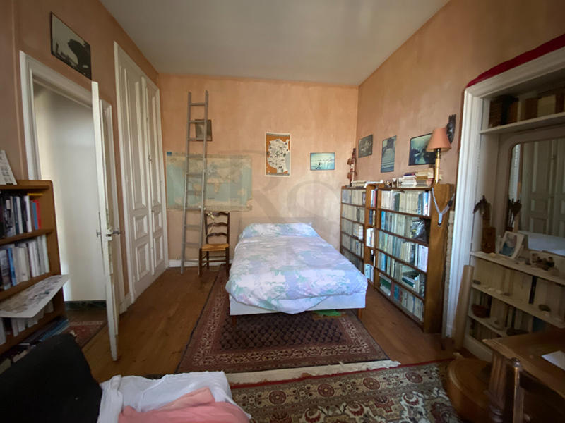 Maison - 220 m² - 9 pièces