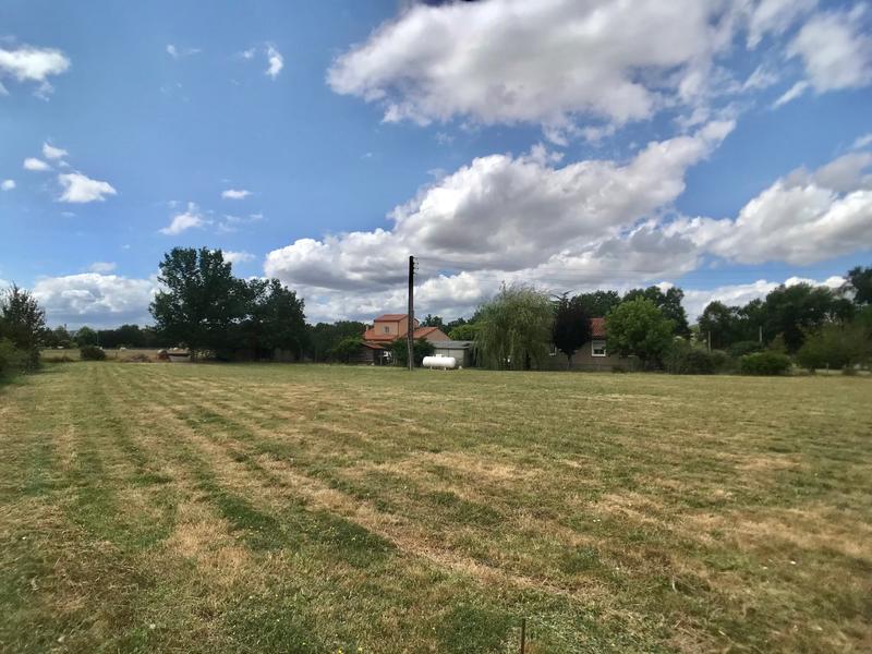 Terrain constructible - 1 300 m²