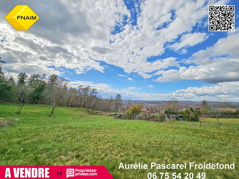 Terrain constructible - 1 867 m²