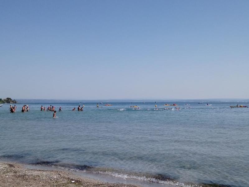 Bain de Noël sur la plage de Ferrières