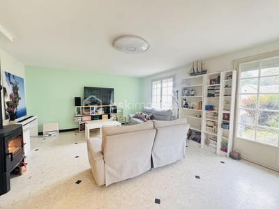 Maison - 198 m² - 8 pièces