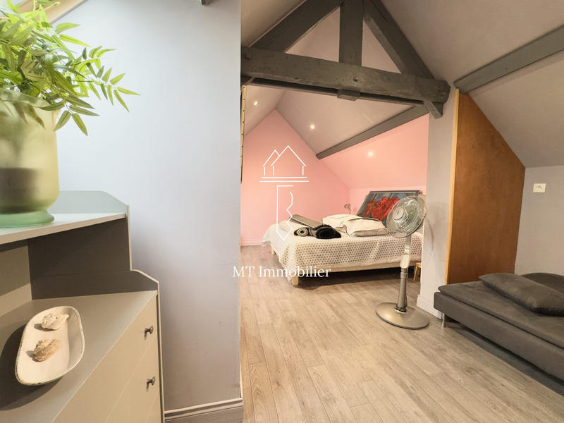 Maison - 280 m² - 9 pièces