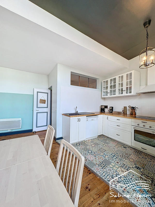 Maison - 750 m² - 22 pièces