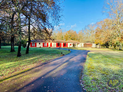 Maison - 209 m² - 8 pièces