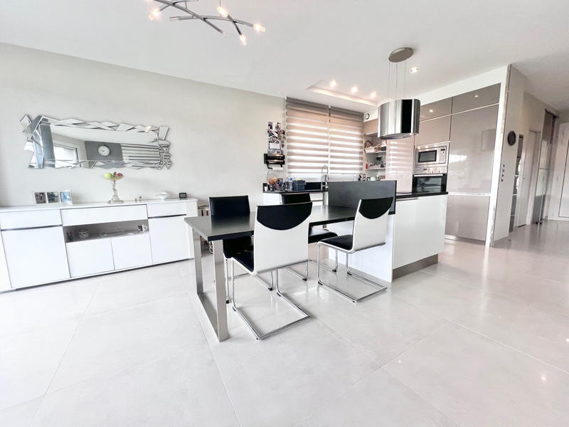 Propriété - 190 m² - 6 pièces