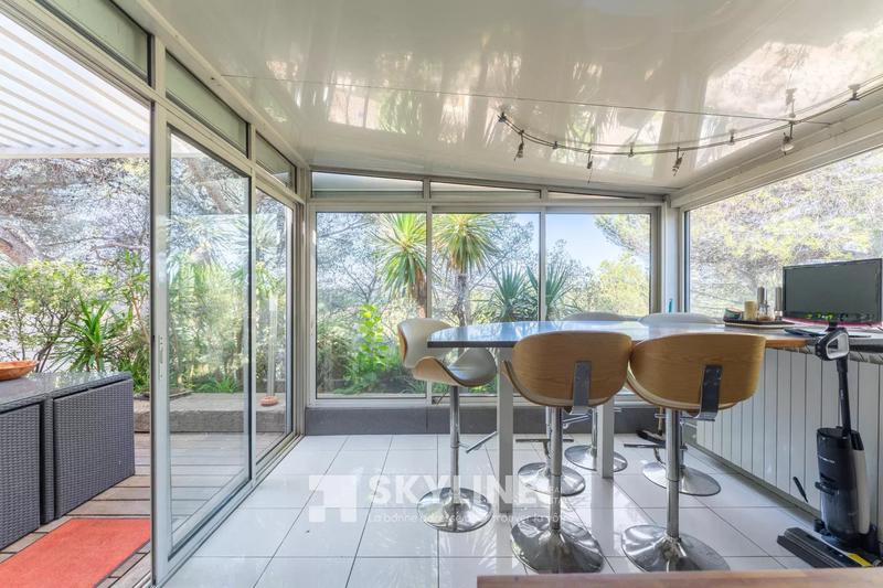 Maison - 320 m² - 8 pièces