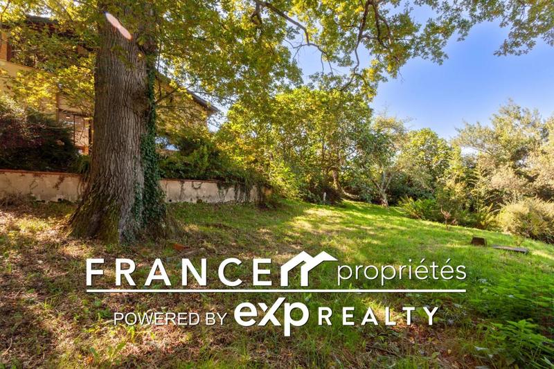 Maison - 223 m² - 7 pièces