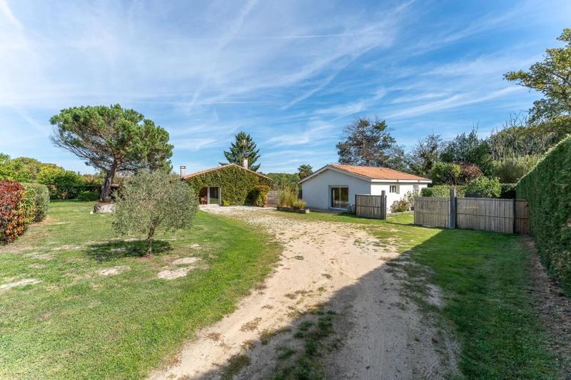 Maison - 180 m² - 8 pièces