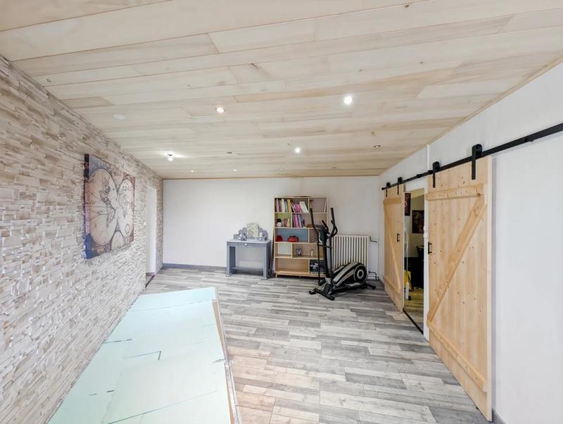 Maison - 255 m² - 8 pièces