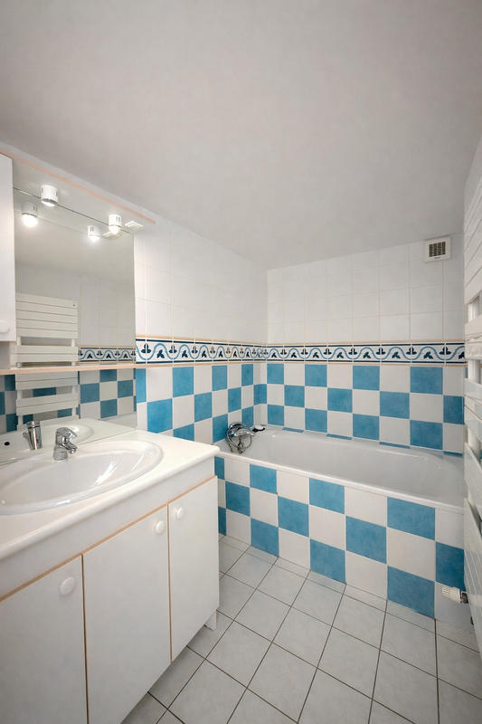 Propriété - 230 m² - 6 pièces