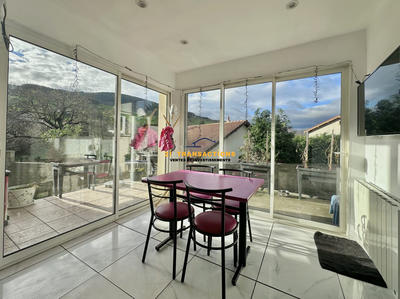 Maison traditionnelle - 169 m² - 6 pièces