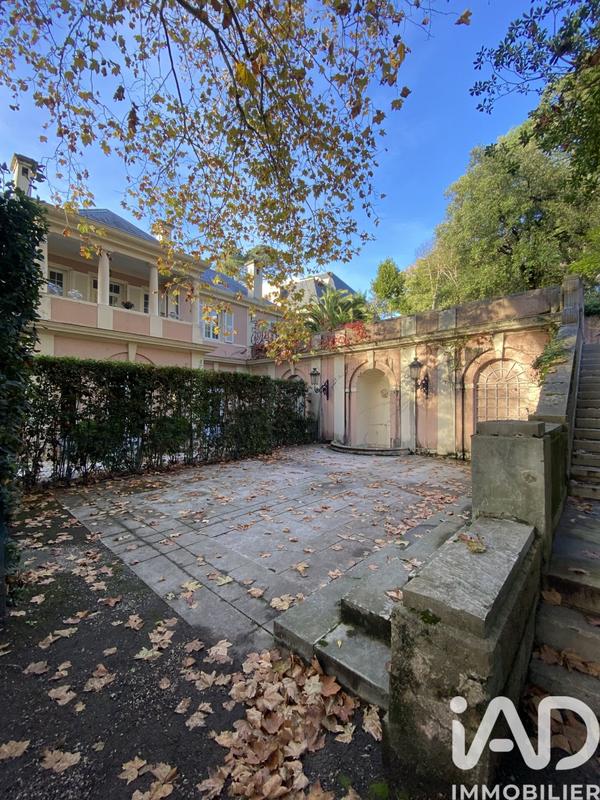 Appartement - 208 m² - 5 pièces