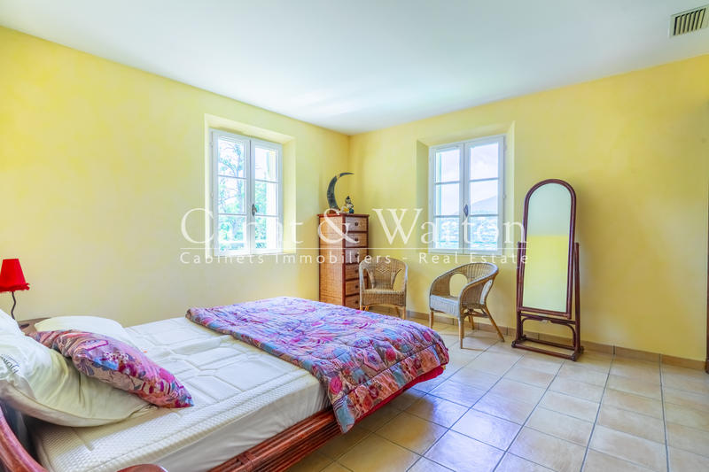 Villa - 200 m² - 5 pièces