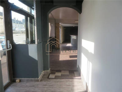 Local commercial - 119 m² - 3 pièces