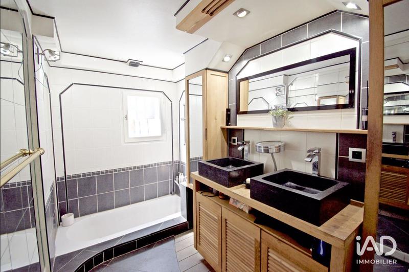 Maison - 191 m² - 11 pièces