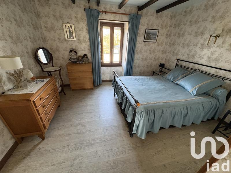 Maison - 220 m² - 7 pièces