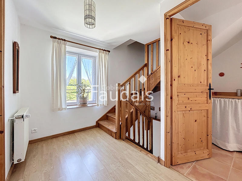 Propriété - 598 m² - 23 pièces