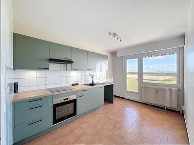 Appartement - 93 m² - 4 pièces