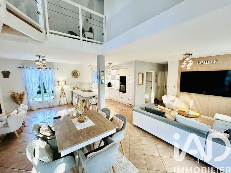 Maison - 178 m² - 8 pièces