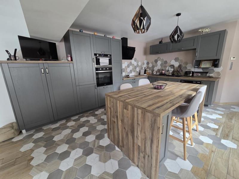 Maison de village - 258 m² - 9 pièces