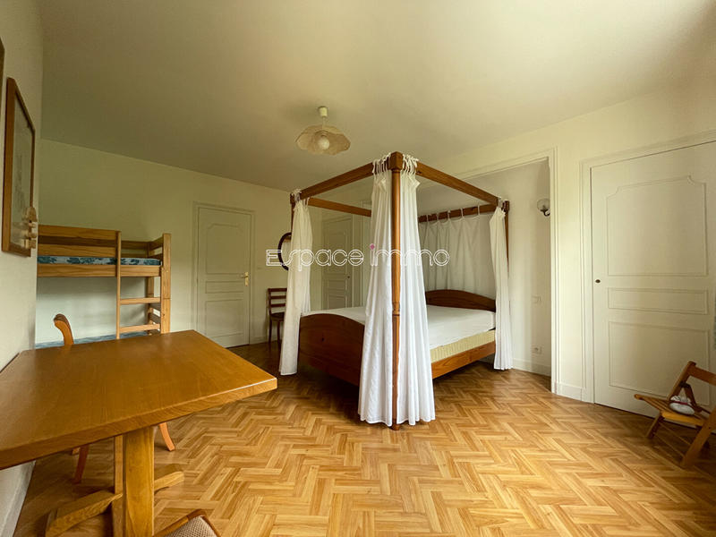 Maison - 197 m² - 7 pièces