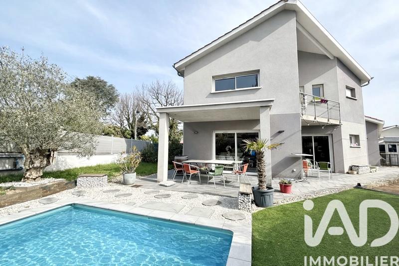 Maison - 140 m² - 5 pièces