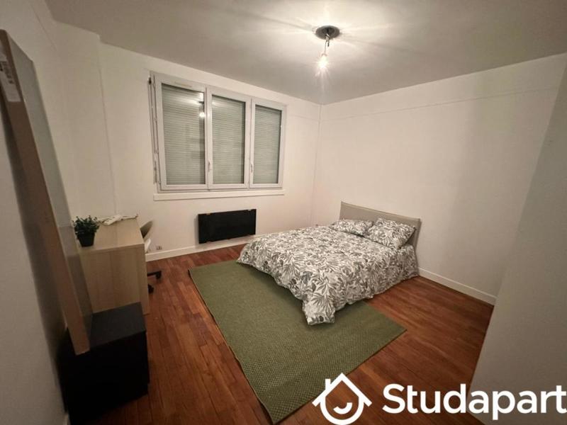 Chambre - 13 m² - 1 pièce