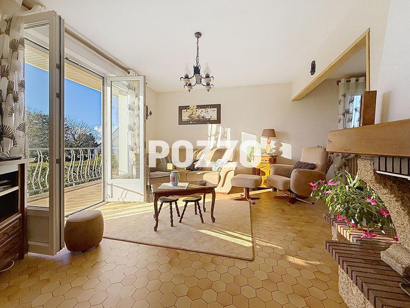 Maison - 92 m² - 6 pièces