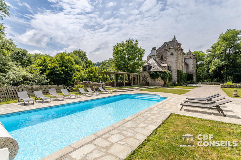 Château - 560 m² - 15 pièces