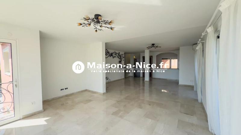 Maison - 333 m² - 10 pièces