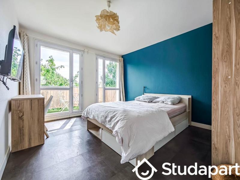 Chambre - 13 m² - 1 pièce