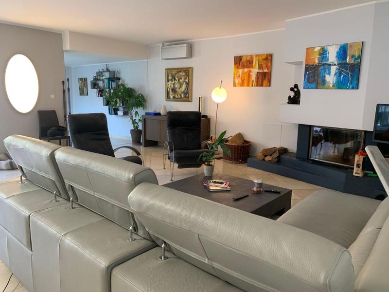 Maison - 245 m² - 8 pièces