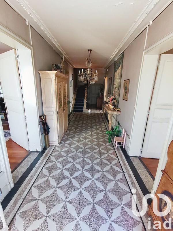 Maison - 300 m² - 9 pièces