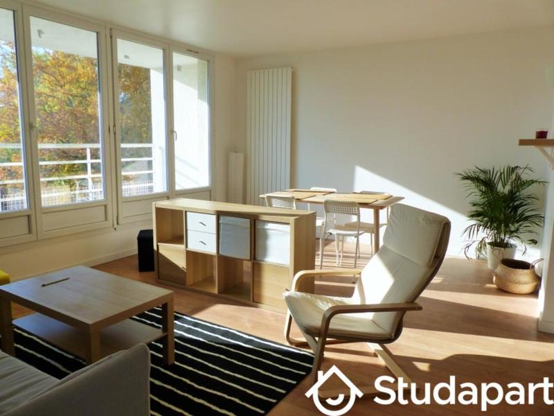 Chambre - 12 m² - 1 pièce