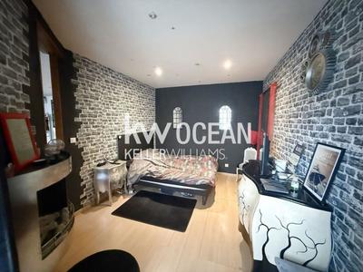 Appartement - 86 m² - 6 pièces