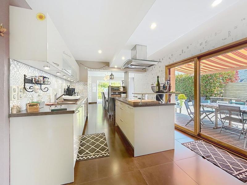 Maison - 137 m² - 6 pièces