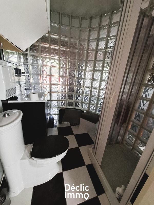 Maison - 220 m² - 10 pièces