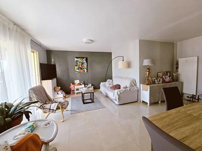 Appartement - 90 m² - 4 pièces