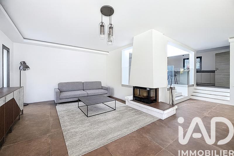 Maison - 181 m² - 5 pièces