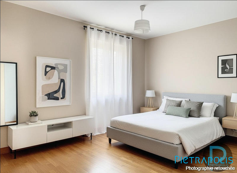 Maison - 202 m² - 6 pièces