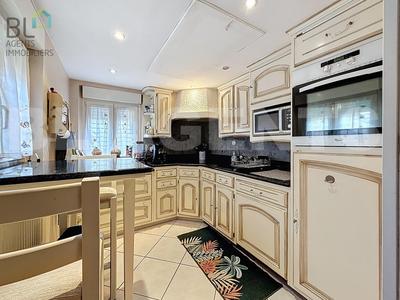 Maison - 92 m² - 7 pièces