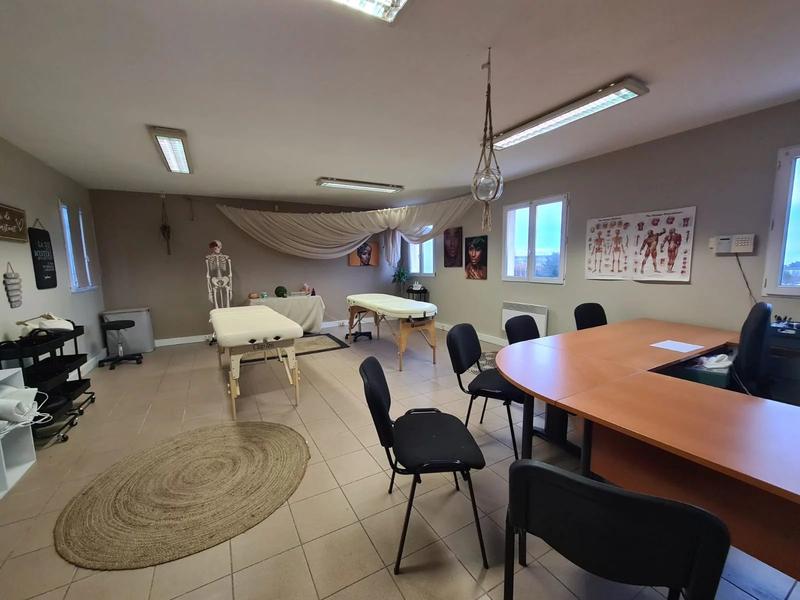 Bureau - 100 m² - 2 pièces