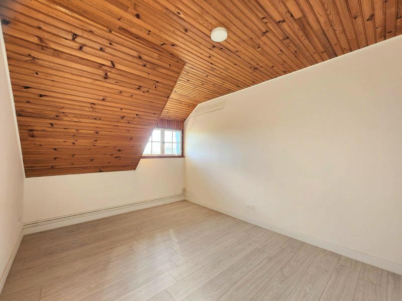 Maison traditionnelle - 194 m² - 9 pièces