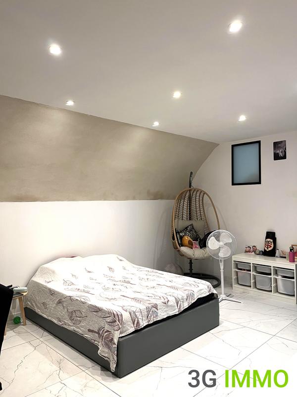 Maison - 244 m² - 9 pièces